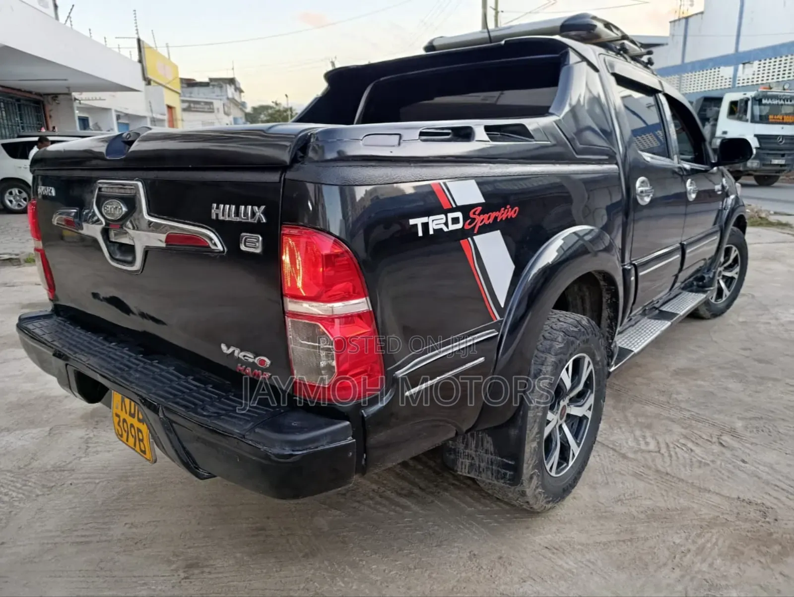 Toyota Hilux 2016 Black