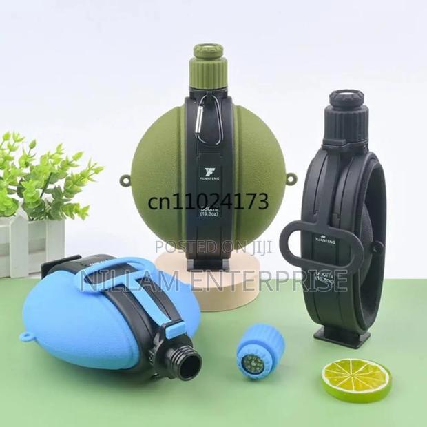 1pc Foldable Silicone Water Bottle - thumbnail 2