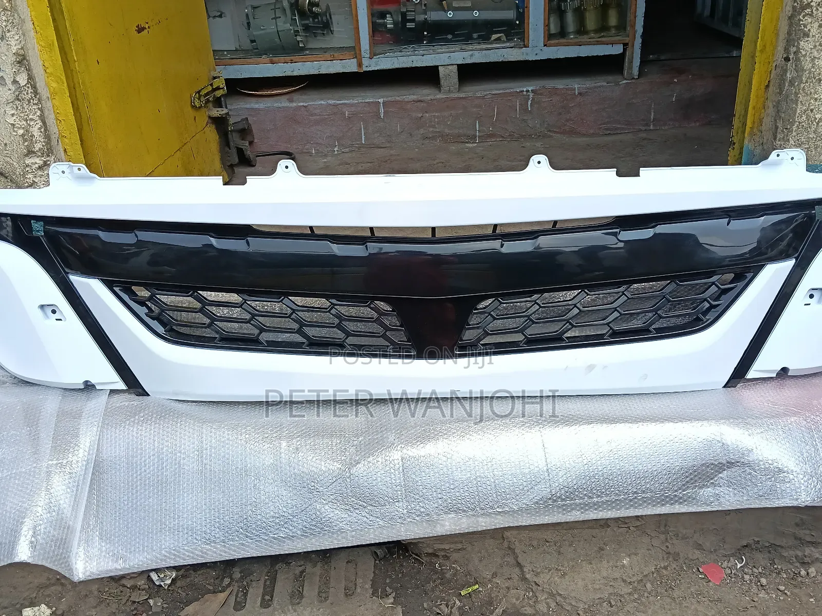 Front Grille Fuso Fj