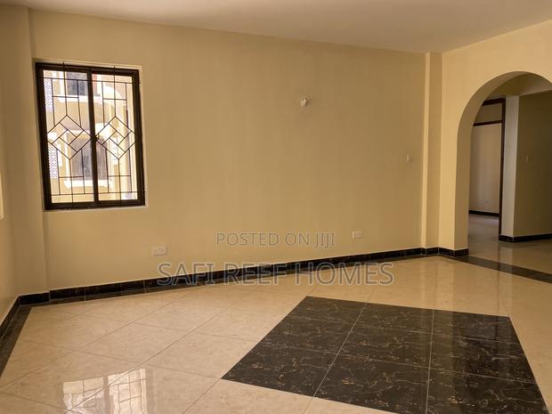 2bdrm Apartment in Tudor for rent - thumbnail 4