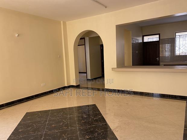 2bdrm Apartment in Tudor for rent - main view