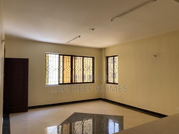 2bdrm Apartment in Tudor for rent - thumbnail 3