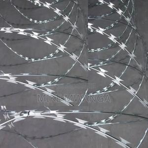 Close-Set Razor Wire 10m - main view