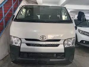 Toyota HiAce 2018 White