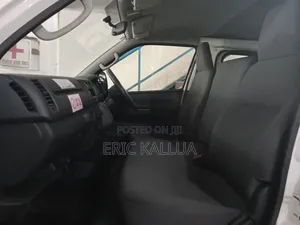 Toyota HiAce 2018 White