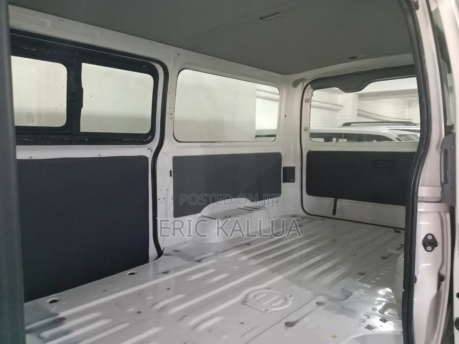 Toyota HiAce 2018 White