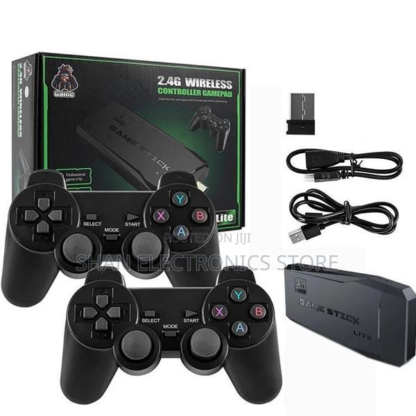 M8 - Wireless Controller Gamepad With 10,000+ Games - main view