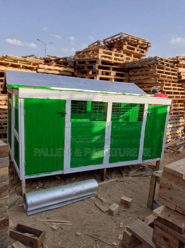 Noble Den Dog House
🏠 - main view