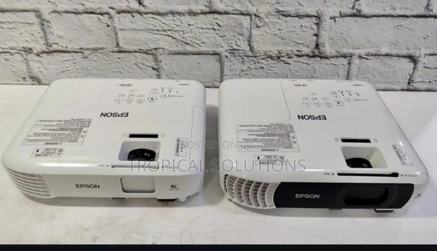 Epson Eb-W55 Projector 3lcd Technology Wxga Eb-W55 Projector - thumbnail 2