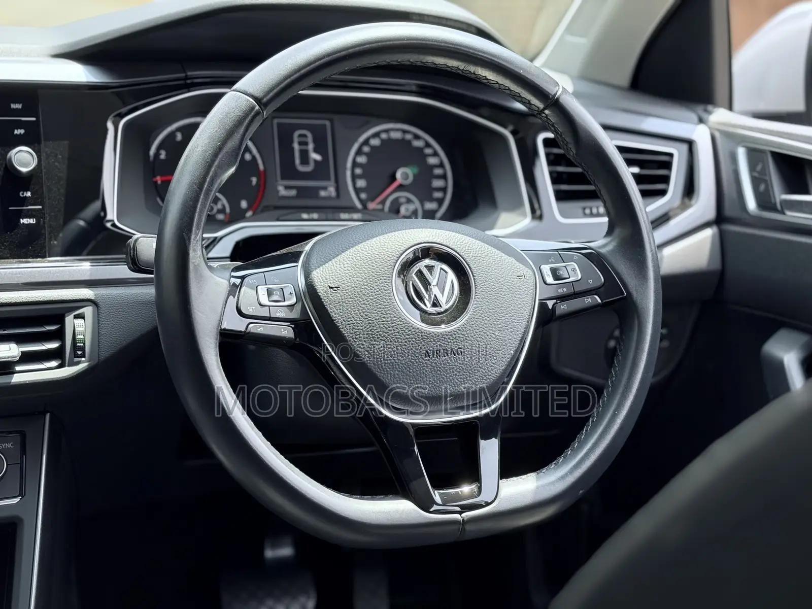 Volkswagen Polo 2018 Silver
