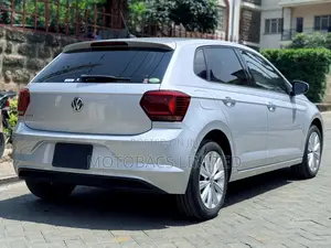 Volkswagen Polo 2018 Silver