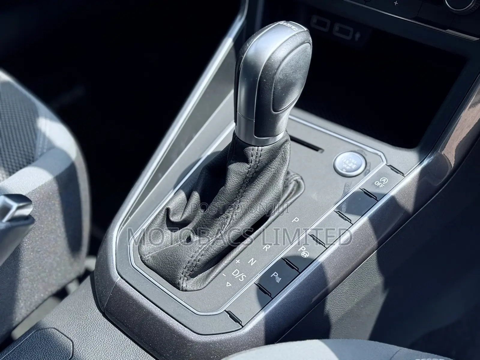 Volkswagen Polo 2018 Silver