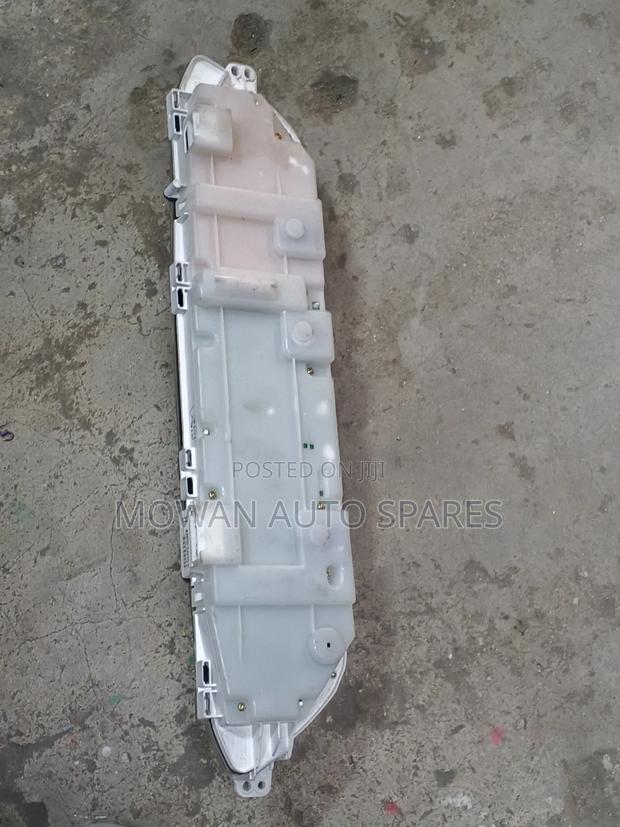 Dashboard Clock Toyota Noah 2005 - thumbnail 2