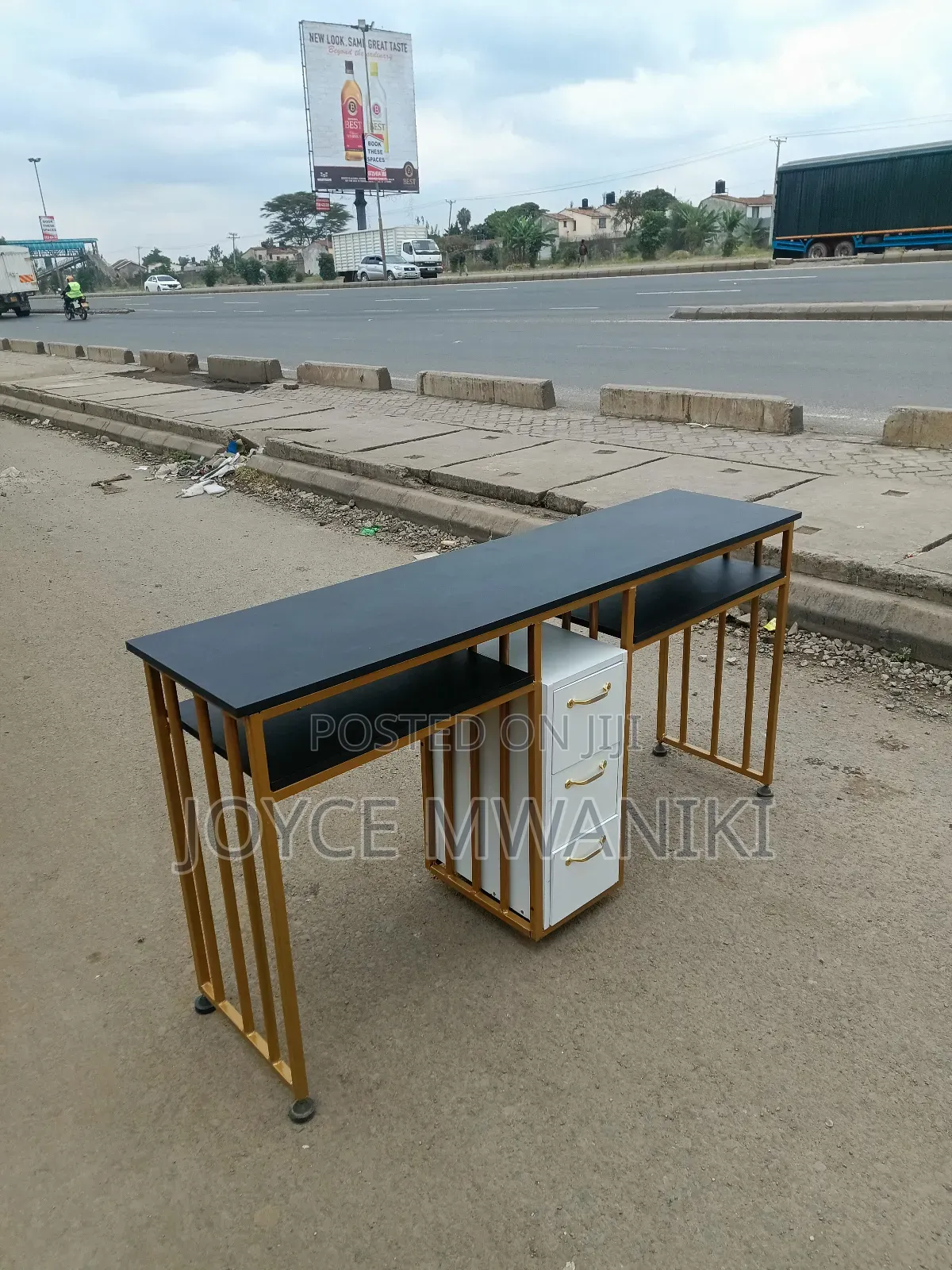 Manicure Double Table, Black and White, 4 Seater 