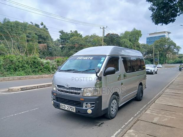 Toyota Grand HiAce 2009 Silver - thumbnail 3