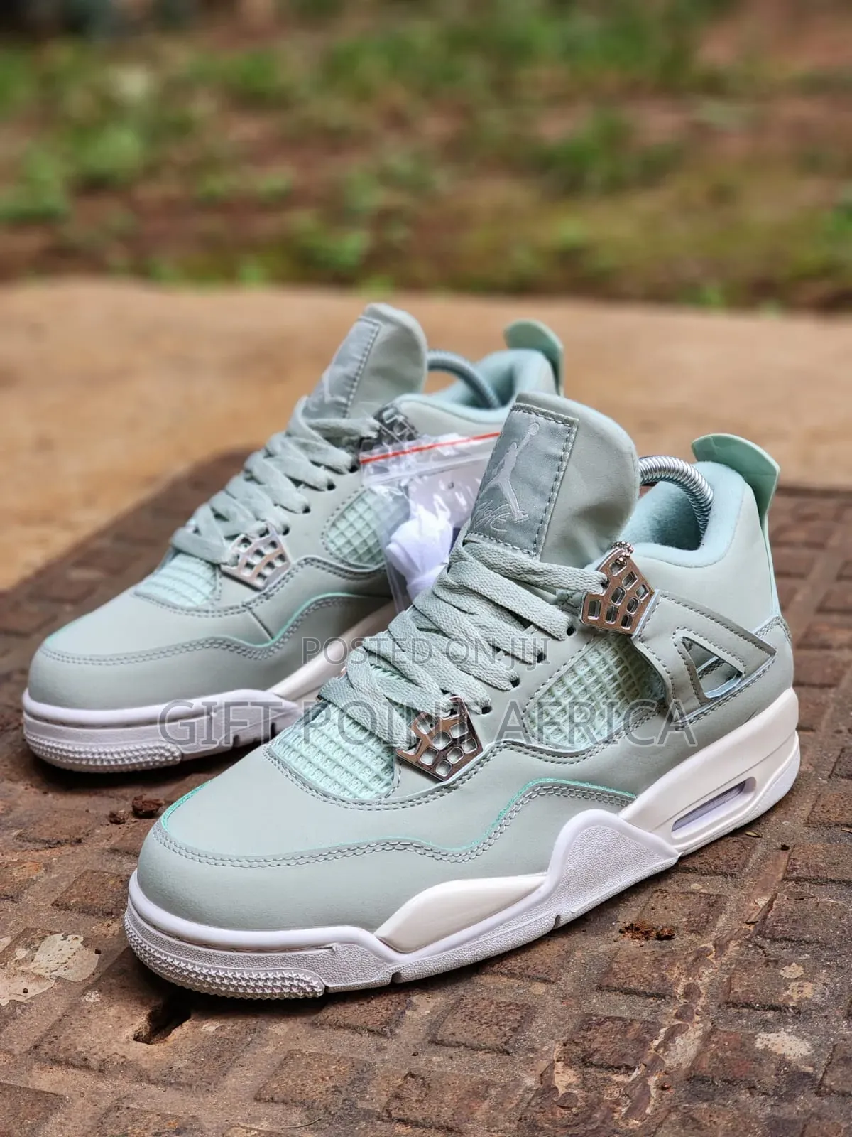 Jordan 4 Retro Seafoam Sail Sneakers