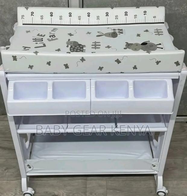 Portable Baby Bathing Station With Storage - main view