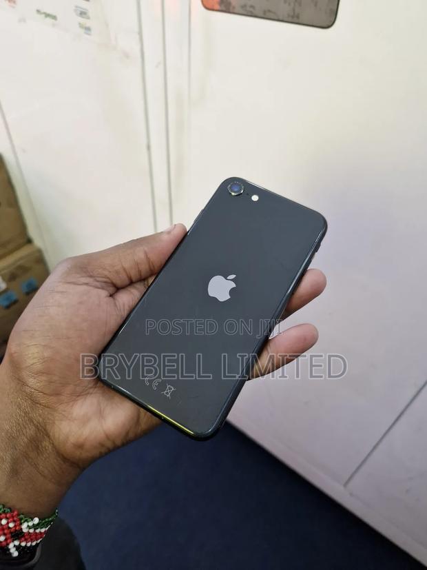 Apple iPhone SE 64 GB Black - thumbnail 3