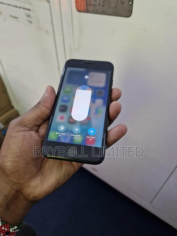 Apple iPhone SE 64 GB Black - thumbnail 9