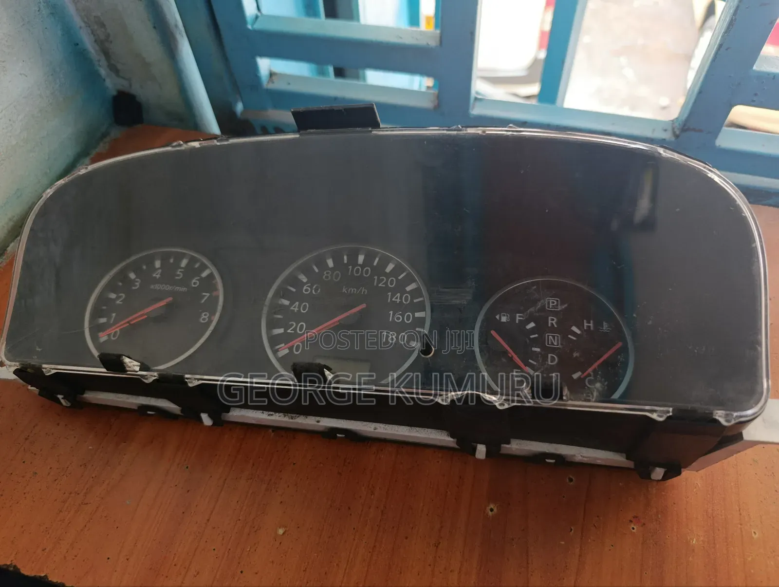 Clock Nissan X-Trail Nt30
