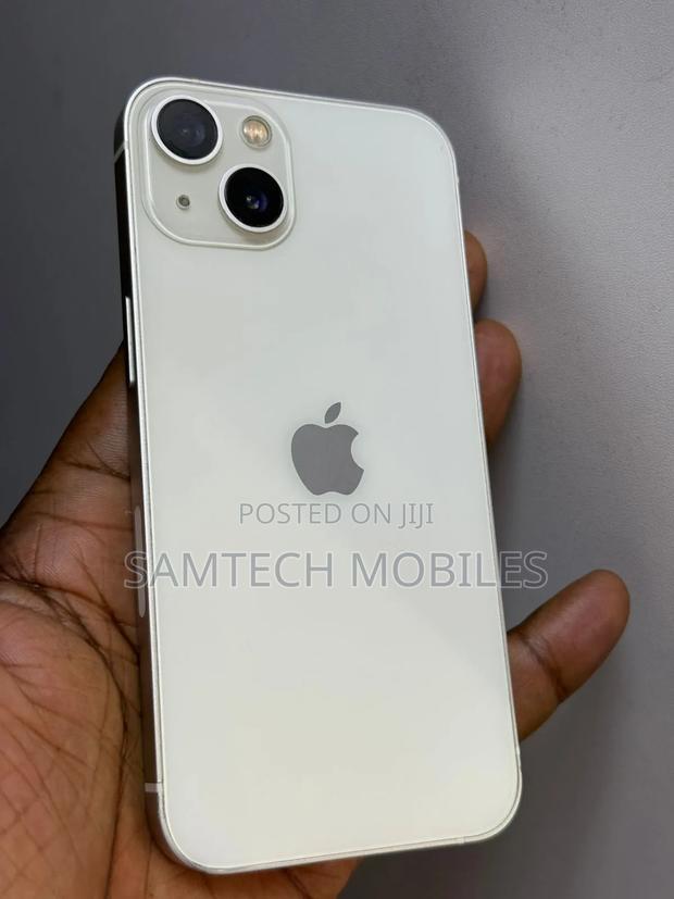 Apple iPhone 13 256 GB Silver - main view