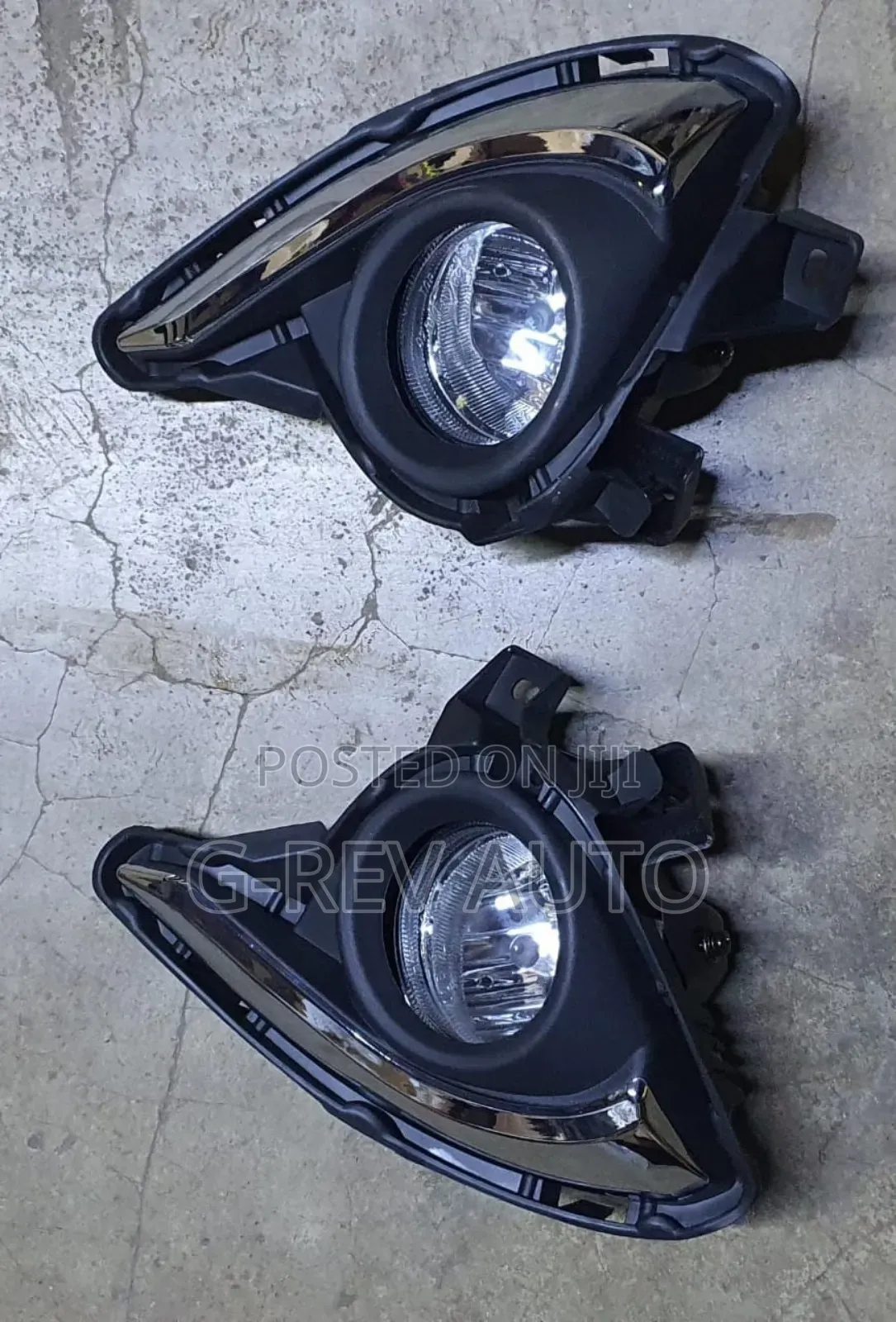 Mazda Demio 2015 Foglights.