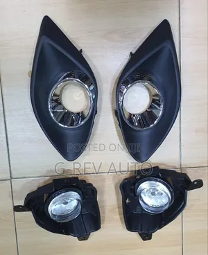 Mazda Demio 2010 Foglights.