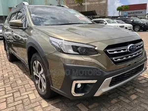 Subaru Outback 2023 Gold