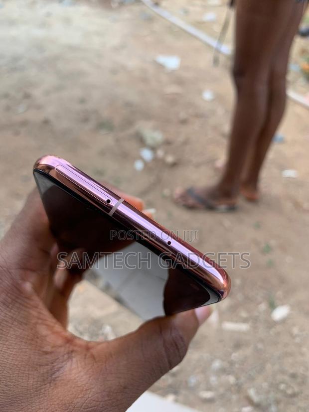 Samsung Galaxy S10e 128 GB Pink - thumbnail 5