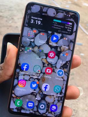 Samsung Galaxy S10e 128 GB Pink - thumbnail 2