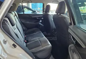 Subaru Outback Premium 2022 White