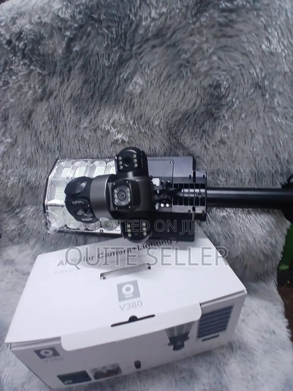 V380pro Outdoor 4g Tripple Len Camera Withsolar Light
