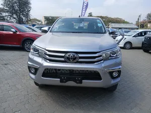 Toyota Hilux Revo Double Cab Deisel 2.4 RWD 2018 Silver