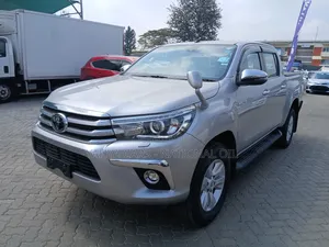 Toyota Hilux Revo Double Cab Deisel 2.4 RWD 2018 Silver