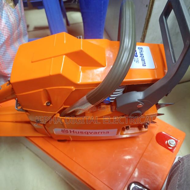 272xp Husqvarna Power Saw