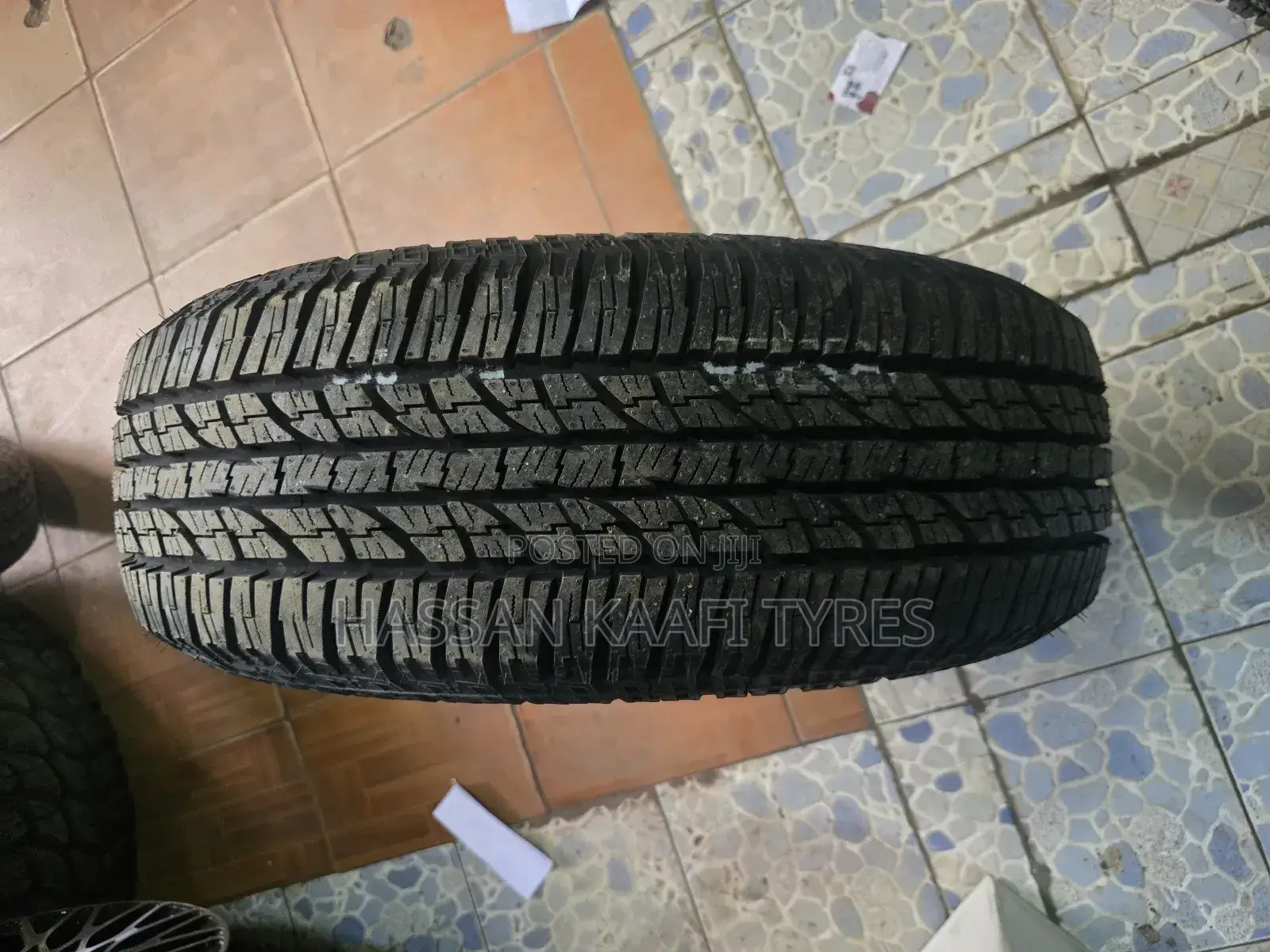 225/65r17 Yokohama Made In( Thailand)