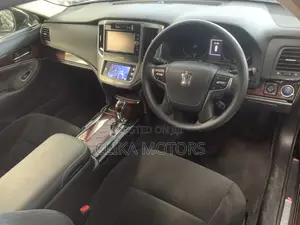 Toyota Crown 2018 Black