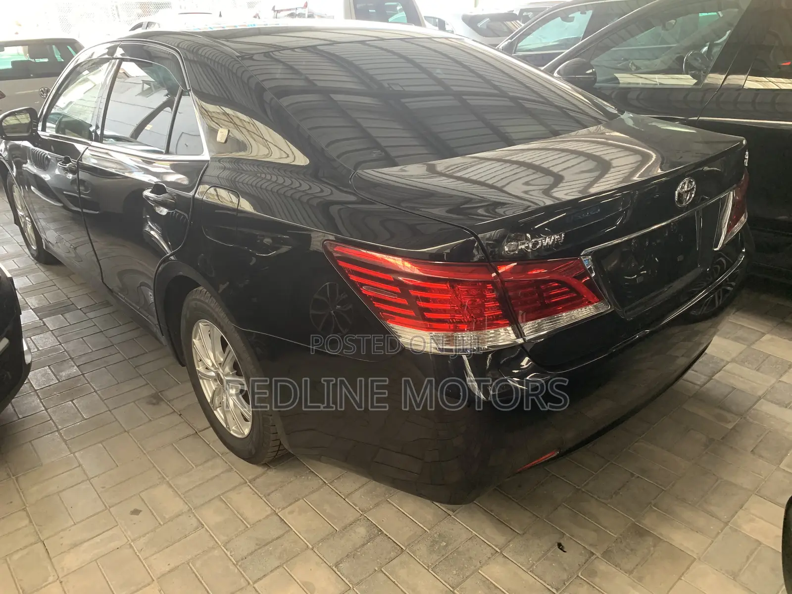 Toyota Crown 2018 Black