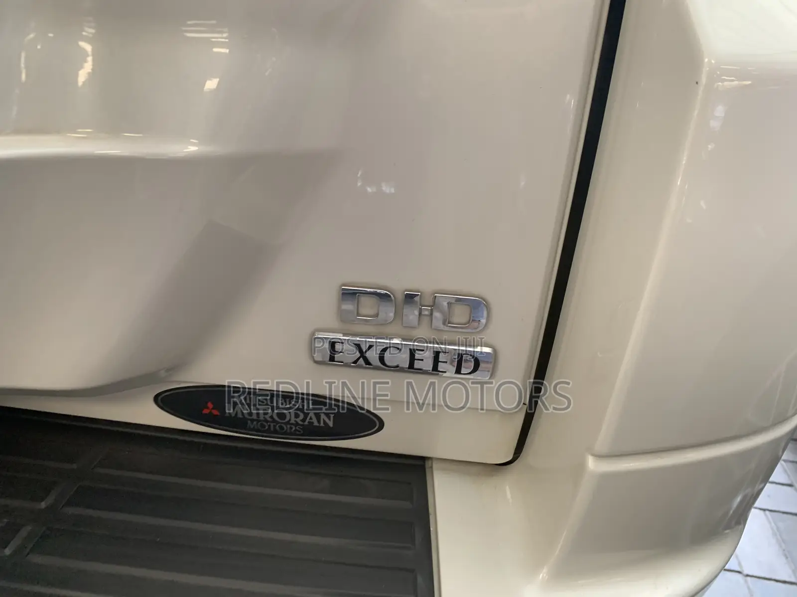 Mitsubishi Pajero V80 3.2 DI-D 2018 Off white
