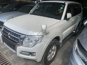 Mitsubishi Pajero V80 3.2 DI-D 2018 Off white