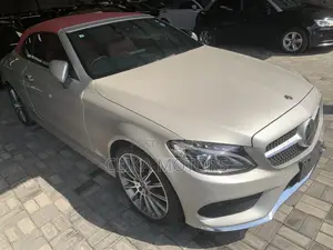 Mercedes-Benz C180 2018 Ivory