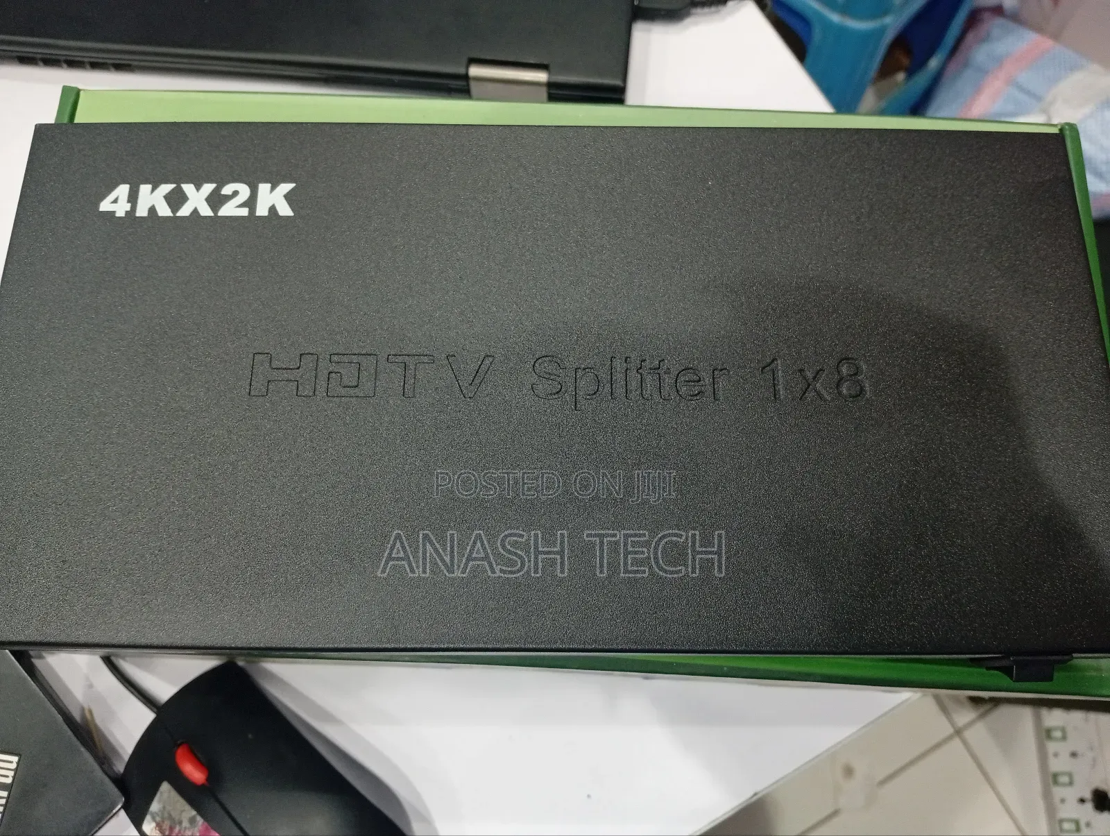 1x 8 Hdmi Splitter Video Amplifier Repeater.