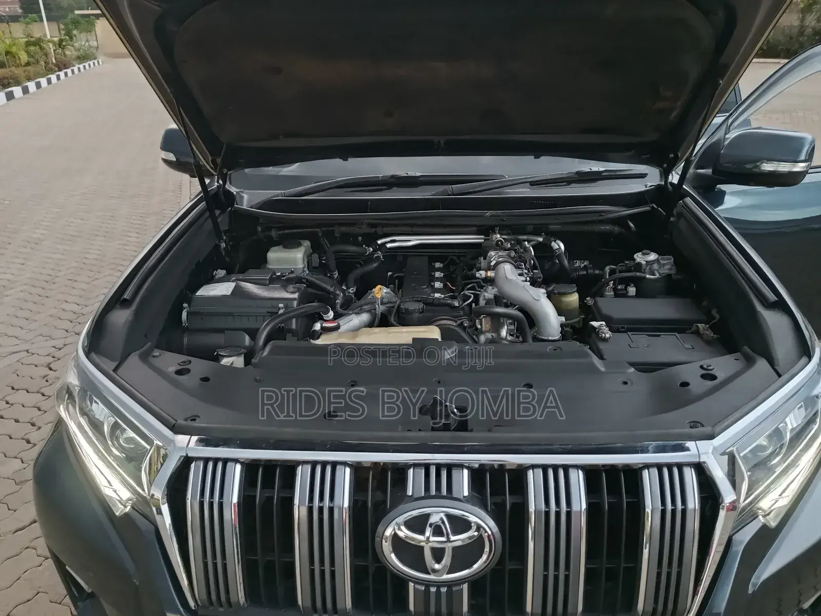 Toyota Land Cruiser 2010 Black