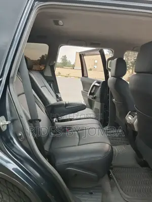 Toyota Land Cruiser 2010 Black