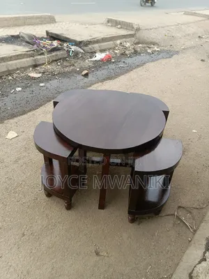 Mahogany Coffe Table, Round With 4 Stools 