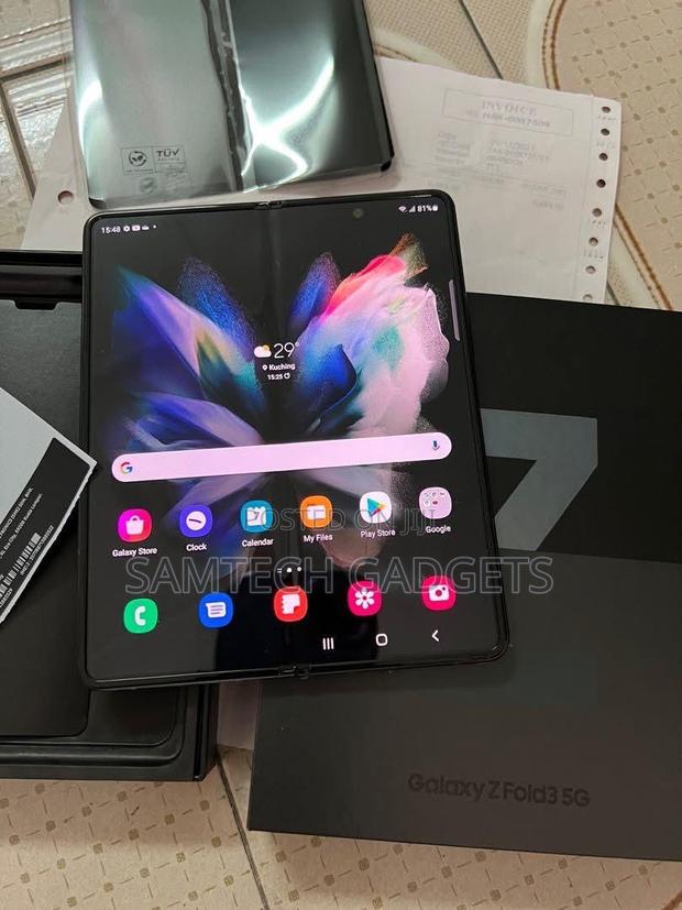 Samsung Galaxy Z Fold 3 256 GB Silver - main view