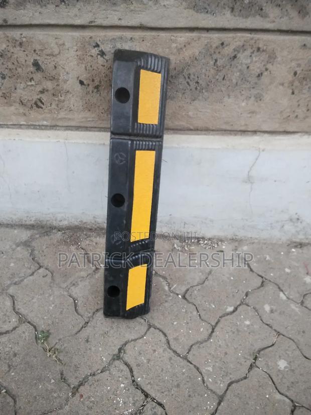 Rubber Wheel Car Stopper