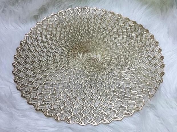 6pc Round Placemats Available