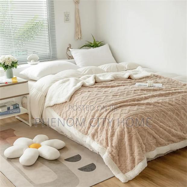 Flannel Heavy Fleece Blanket - thumbnail 3