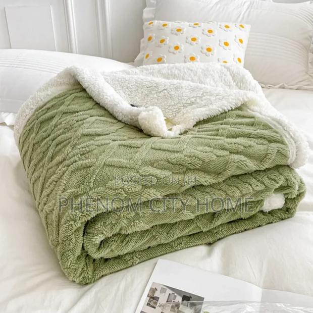 Extra Warm Flannel Sherpa Blankets Available - thumbnail 3